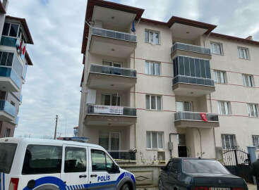 4'üncü kattaki evlerinin penceresinden düşen Meltem öğretmen, öldü