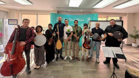 Türk müziğine ilgi duyan Meksikalı gençler Yunus Emre Enstitüsü'nde mini orkestra kurdu