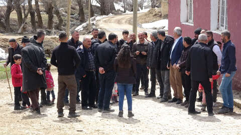 Hakkari'de okul, yol, su isteyen seçmenler, sandığı boykot etti