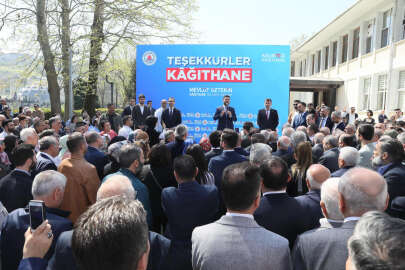 Kâğıthane Belediye Başkanı Mevlüt Öztekin mazbatasını aldı
