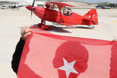 Akrobasi pilotu Semin Öztürk’ten çocuklara özel gösteri