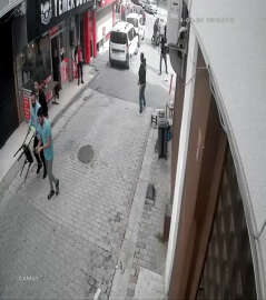 İstanbul- Küçükçekmece'de kuyumcu soygununda yaşananların güvenlik kamerası görüntüsü ortaya çıktı