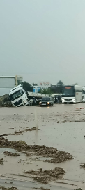 Nevşehir-Aksaray kara yolu sel nedeniyle trafiğe kapandı