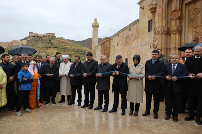 Divriği Ulu Cami 9 yıllık restorasyonun ardından ibadete açıldı