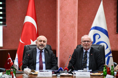 Türkiye- Hollanda sosyal güvenlik kurumları arasında belgelerin e-posta yoluyla gönderilmesi için anlaşma imzalandı
