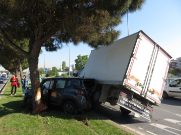 İstanbul - Maltepe Sahilyolu'nda zincirleme kaza: 1 yaralı