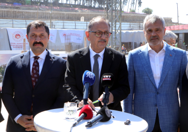 Bakan Özhaseki: Amacımız 1 yıl içinde 140 bin hak sahibine evlerini teslim etmek