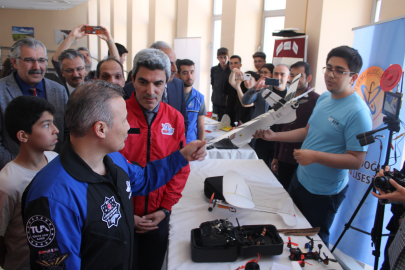 MALATYA İlk Türk astronot Gezeravcı, Elazığ’da öğrencilerle buluştu (2) (VİDEO EKLENDİ)