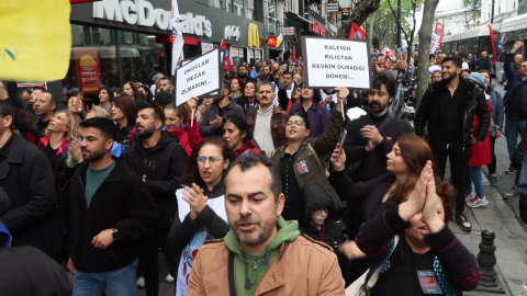 İstanbul - Öğretmenlerden valilik önünde protesto -1