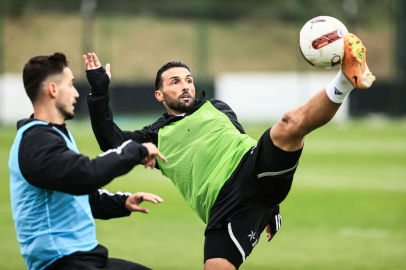 Beşiktaş, kondisyon ve taktik çalıştı
