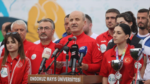 YÖK Başkanı Özvar, milli sporcularla birlikte "Spor Dostu Kampüs" projesini tanıttı