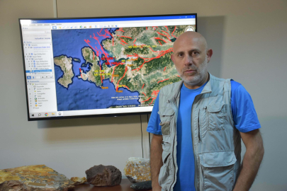DAUM Müdürü Doç. Dr. Sümer, İzmir Fayı'na dikkat çekti
