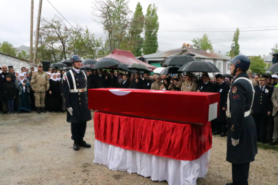 Şehit güvenlik korucusu son yolculuğuna uğurlandı