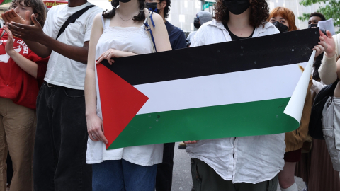 ABD'de Filistin destekçisi öğrencilerin taleplerini onaylayan Rektör Lee üniversiteden uzaklaştırıldı