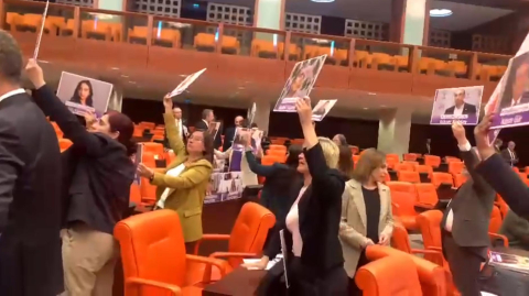 TBMM Genel Kurulu'nda 'Kobani davası' protestosu
