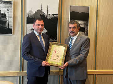 Bakan Tekin, Gürcistan Eğitim Bakanı Amilakhvari ile görüştü