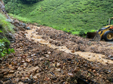 Rize’de sağanak, taşkın ve heyelanlara neden oldu