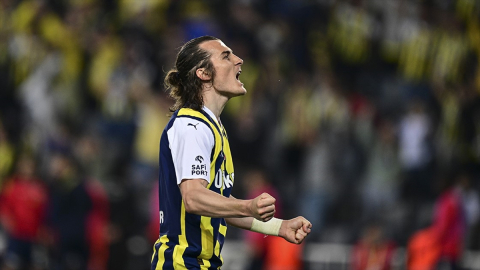 Fenerbahçe, milli futbolcu Çağlar Söyüncü ile 3 1 yıllık sözleşme imzaladı
