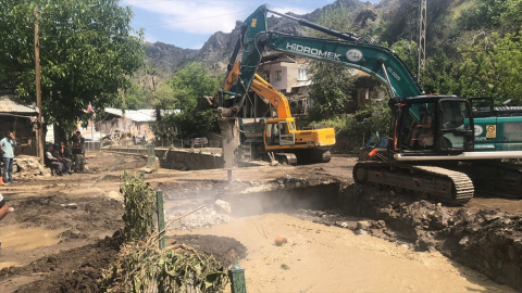 Erzurum'da selden etkilenen mahallelerde yaralar sarılıyor