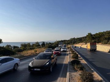 Bodrum'a tatilci akını; araç yoğunluğu dronla görüntülendi
