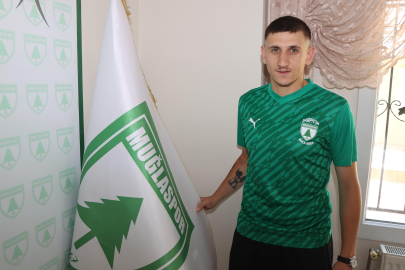 Muğlaspor'da Serhat Enes imzaladı
