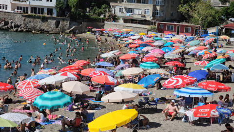 Zonguldak'ta Kapuz Plajı doldu