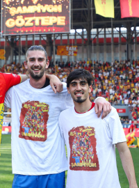 Göztepe'de 3 isim kaldı