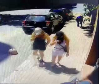 İstanbul - Kadıköy'de evlerden ziynet eşyası çalan şüpheliler yakalandı