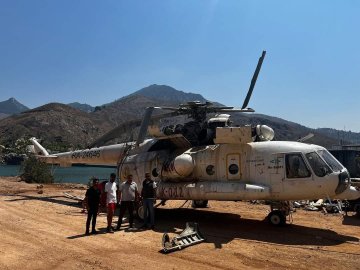 Adana'da düşen helikopter sudan çıkarıldı, Rusya'ya götürülmek üzere parçalanmaya başlandı