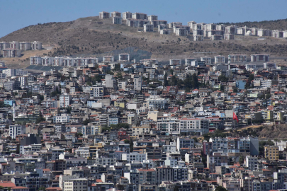 ‘İzmir'deki yapıların yüzde 40'ı gecekondu, kaçak ve ruhsatsız’