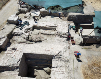 Perinthos Antik Kenti'nde ortaya çıkarılan tiyatroda, heykel ve mezar bulundu / Ek fotoğraflar