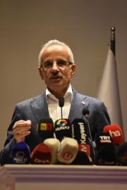 Bakan Uraloğlu: YHT ile yılda yaklaşık 242 milyon avro kazanç sağlayacağız (2)
