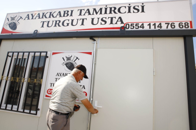 Cumhurbaşkanı Erdoğan'dan ödül alan ayakkabı tamircisi Turgut ustaya belediyeden iş yeri