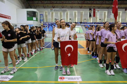 Marmaris'te voleybol şenliği