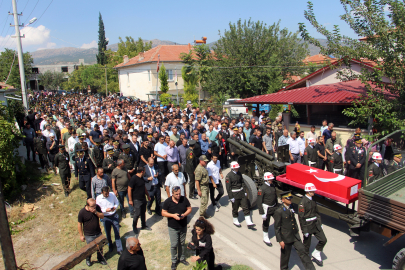 Şehit binbaşı, son yolculuğuna uğurlandı/ Ek Fotoğraflar