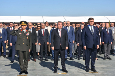İzmir'de 350 metrelik Atatürk posteri ile 'Zafer Yürüyüşü' (2)