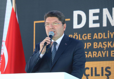 Bakan Tunç: Darbe anayasasından kurtulma mücadelesini hep beraber vereceğiz (2)