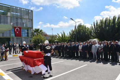 İsrail askerleri tarafından vurulan Ayşenur Ezgi için İzmir'de tören