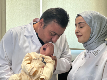 ADANA Tüp bebek merkezinin ilk bebeğine, doktorunun adı verildi; 30 yılda herhalde 500’e yakın hasta ismimi verdi (VİDEO EKLENDİ)