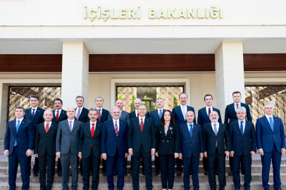 Bakan Yerlikaya, yeni atanan valilerle bir araya geldi