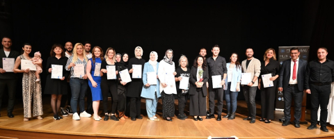 Koku uzmanlığı programının ilk mezunları sertifikalarını aldı