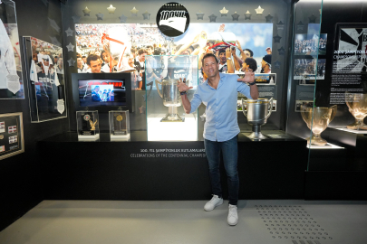 Eski futbolcu Oscar Corboba'dan Beşiktaş'a ziyaret