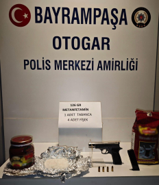 İstanbul - Bayrampaşa'daki 15 Temmuz Demokrasi Otogarı'nda salça kutusundan uyuşturucu çay paketinden silah çıktı