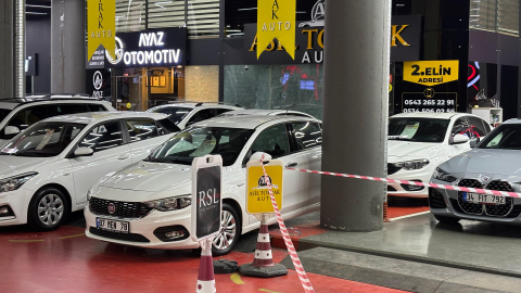 İstanbul - Esenyurt’ta çarşaf giyip otomatik silahla oto galeriye kurşun yağdırdı