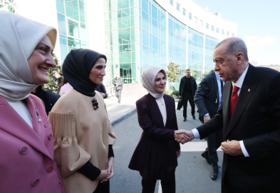 İstanbul- Cumhurbaşkanı Erdoğan: Dostum Trump'tan eski yönetimin hatalı politikalarını terk etmesini bekliyoruz-1