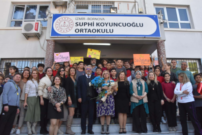 Mezun olduğu okuldan alkışlarla emekliye ayrıldı