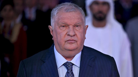 Rosneft CEO'su Seçin, doların en büyük rakibinin altın olacağını söyledi