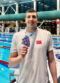 Emre Sakçı’dan Dünya Kısa Kulvar Yüzme Şampiyonası'nda gümüş madalya