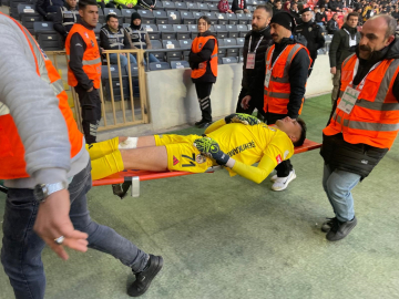 Gaziantep FK kalecisi Mustafa Burak Bozan hastaneye kaldırıldı