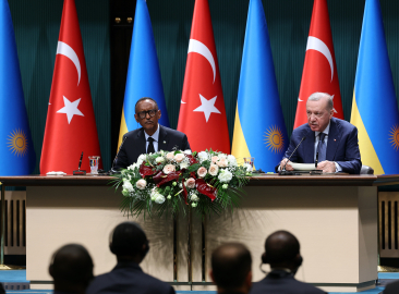 Cumhurbaşkanı Erdoğan: Ruanda ile ilişkilerimiz çok ciddi ivme kazandı (3)- Yeniden
